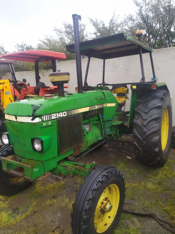 JOHN DEERE 2140