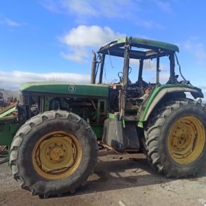 JOHN DEERE 6810