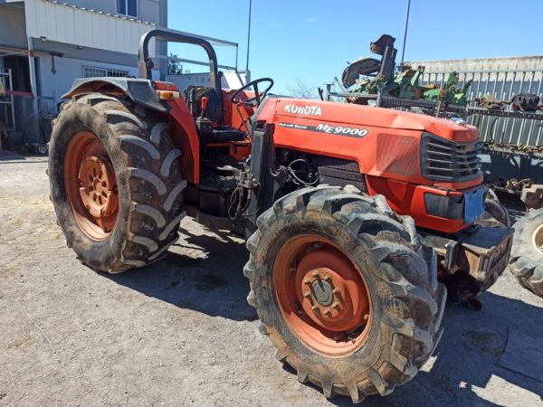 KUBOTA M9000