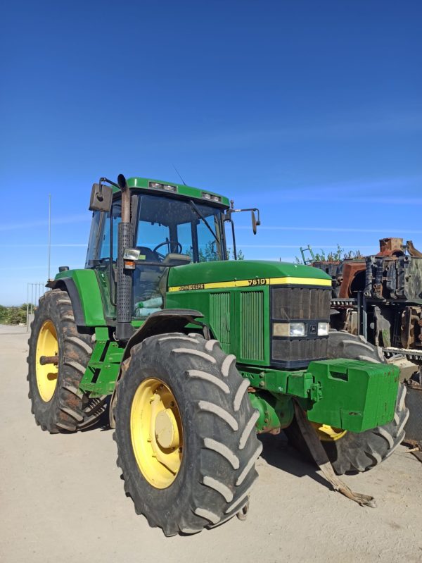 JOHN DEERE 7600