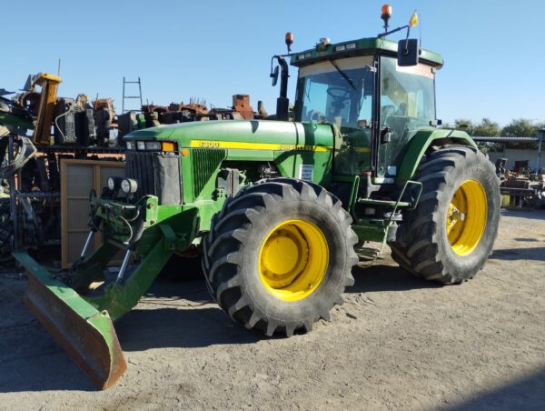JOHN DEERE 8200