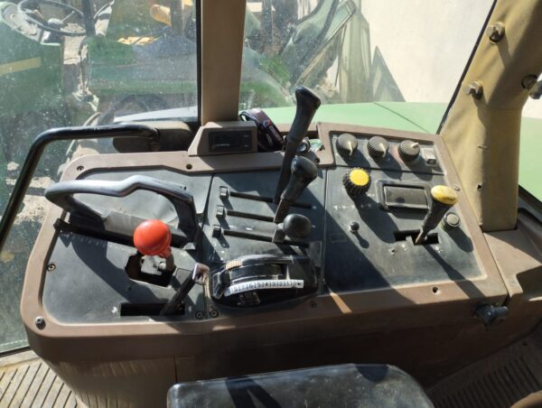 JOHN DEERE 7600 - Imagen 3
