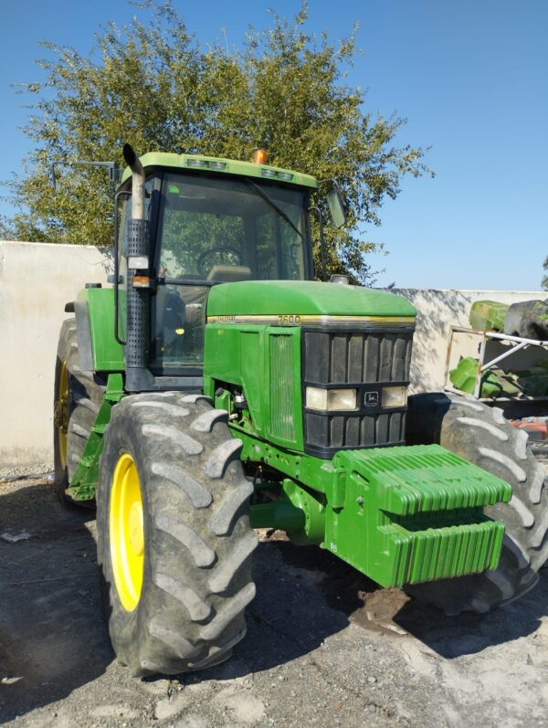 JOHN DEERE 7600