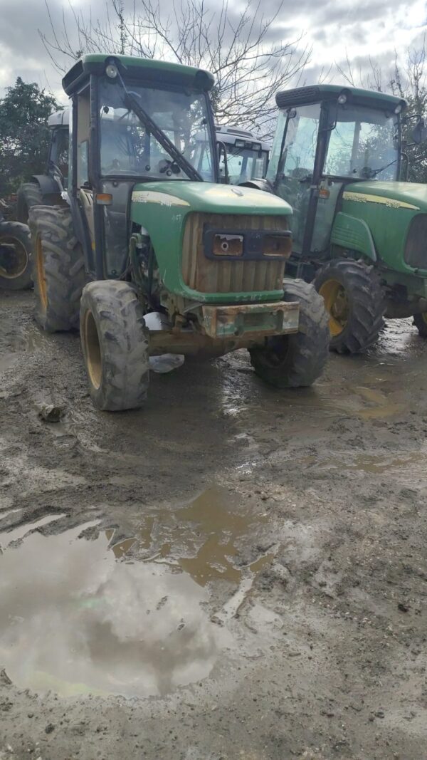 JOHN DEERE 5615 - Imagen 2