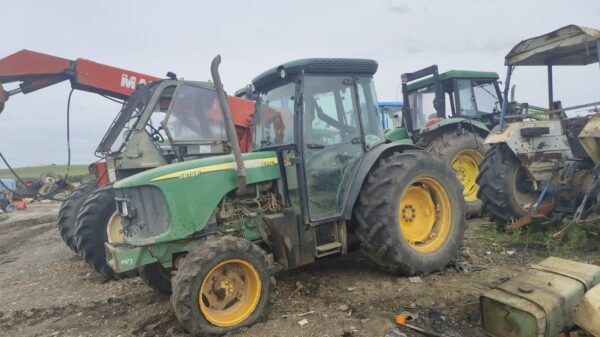 JONH DEERE 5615