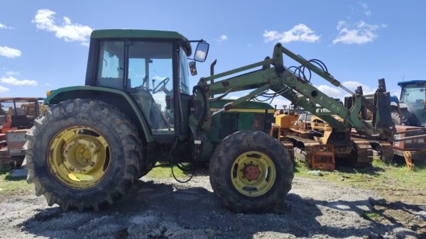 JOHN DEERE 6210