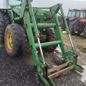 PALA MONTADA EN JONH DEERE 4255