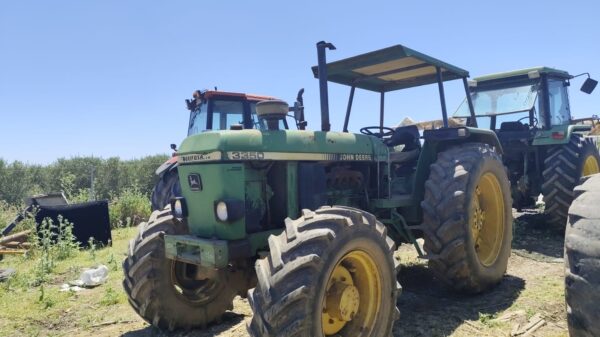 JOHN DEERE 3350 - Imagen 3