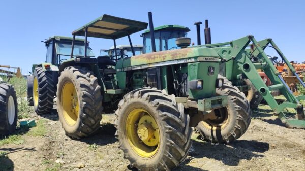 JOHN DEERE 3350