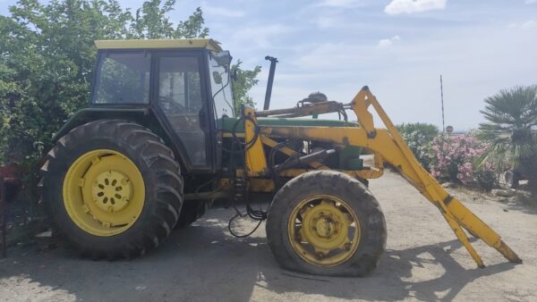 JOHN DEERE 3140