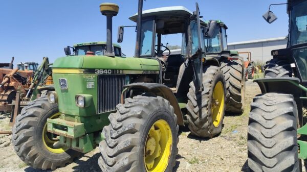 JOHN DEERE 3640 - Imagen 2