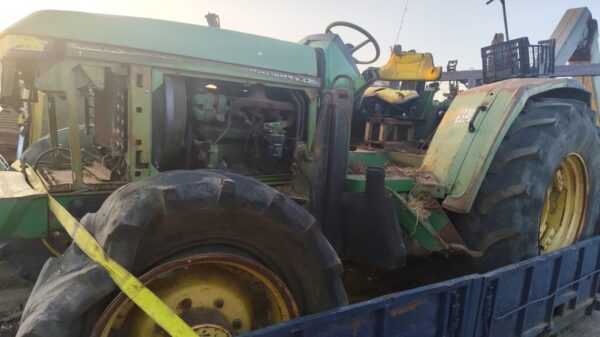 JOHN DEERE 6100