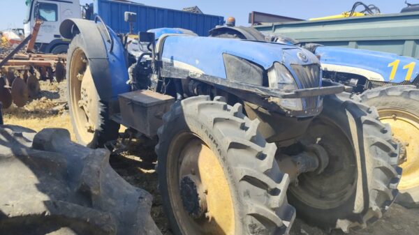 NEW HOLLAND T4050 - Imagen 2